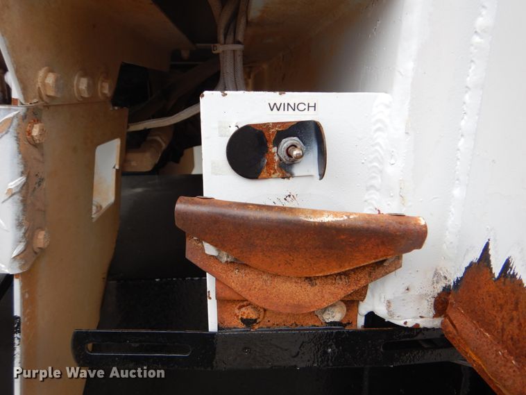 image for item HX9175 2007 Peterbilt 335  crane truck