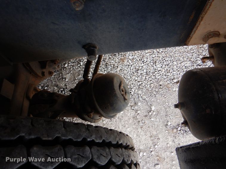 image for item HX9175 2007 Peterbilt 335  crane truck