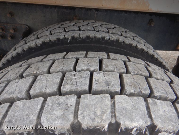 image for item HX9175 2007 Peterbilt 335  crane truck