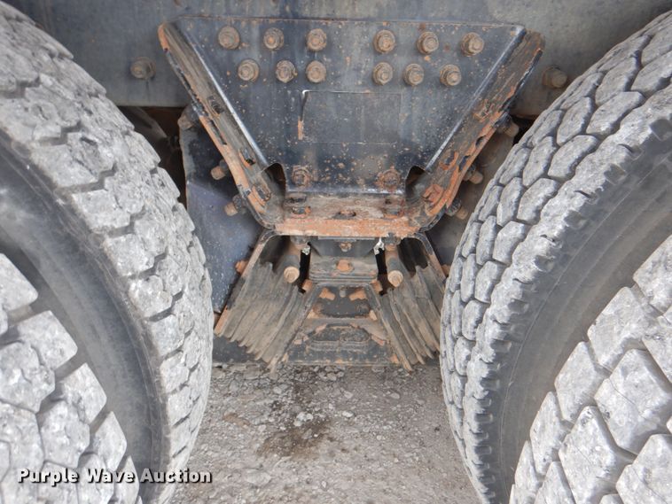 image for item HX9175 2007 Peterbilt 335  crane truck