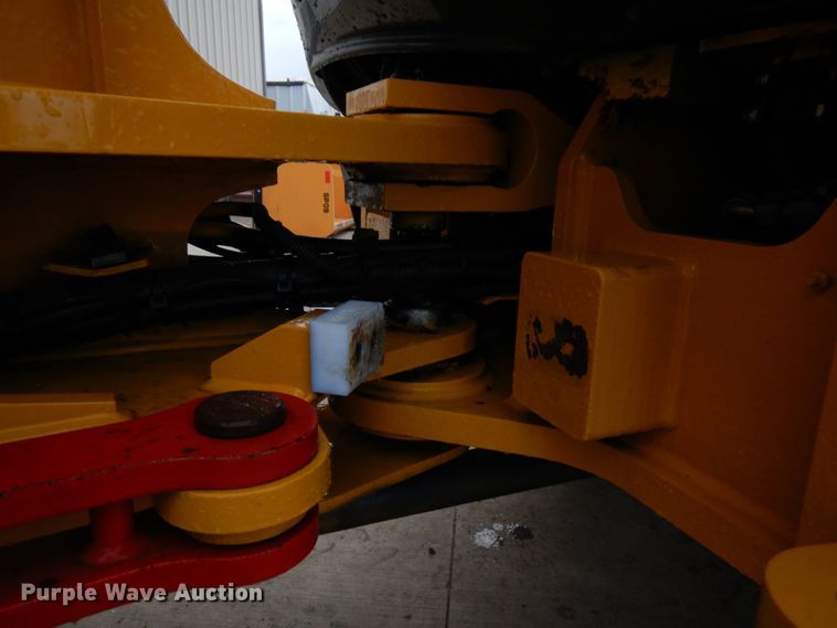 image for item IA9414 2015 John Deere 204K  wheel loader