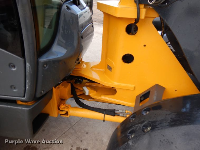 image for item IA9414 2015 John Deere 204K  wheel loader