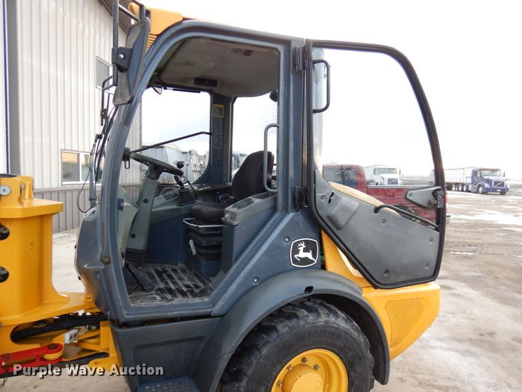 image for item IA9414 2015 John Deere 204K  wheel loader