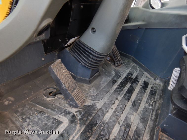 image for item IA9414 2015 John Deere 204K  wheel loader