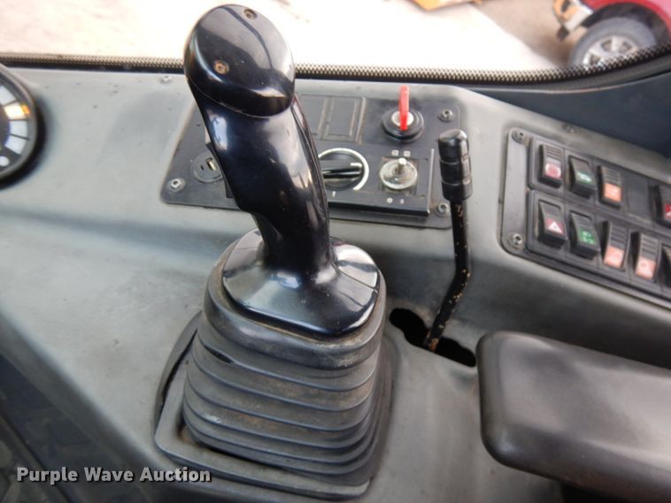 image for item IA9414 2015 John Deere 204K  wheel loader