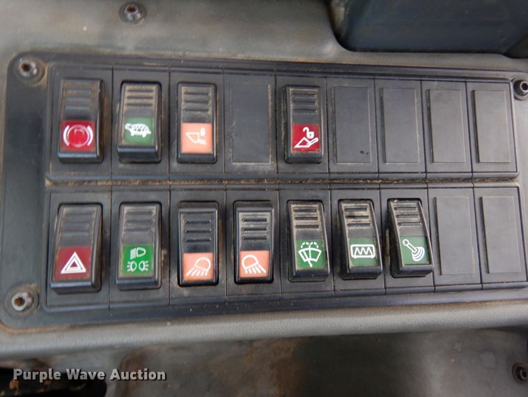 image for item IA9414 2015 John Deere 204K  wheel loader