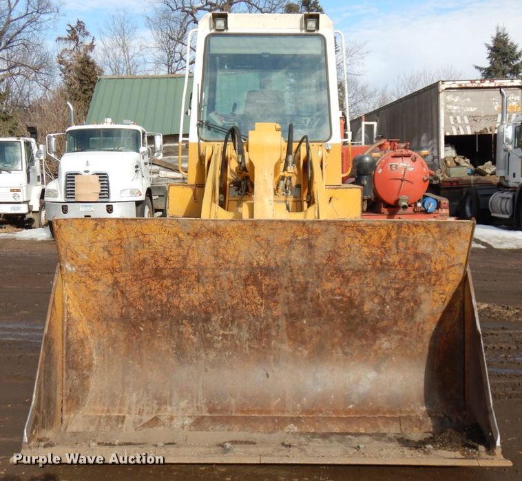 image for item IA9429 2000 Liebherr-America LR632  track loader