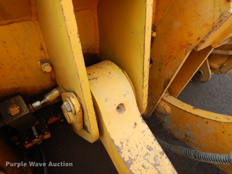 image for item IA9429 2000 Liebherr-America LR632  track loader