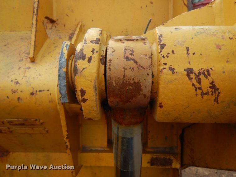 image for item IA9429 2000 Liebherr-America LR632  track loader