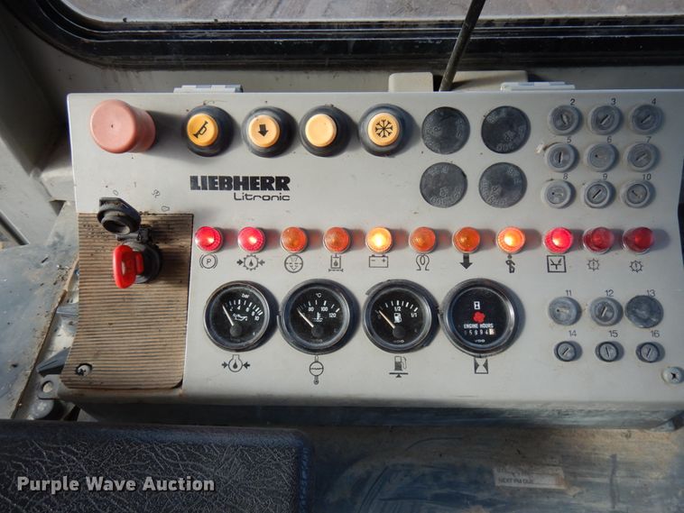 image for item IA9429 2000 Liebherr-America LR632  track loader