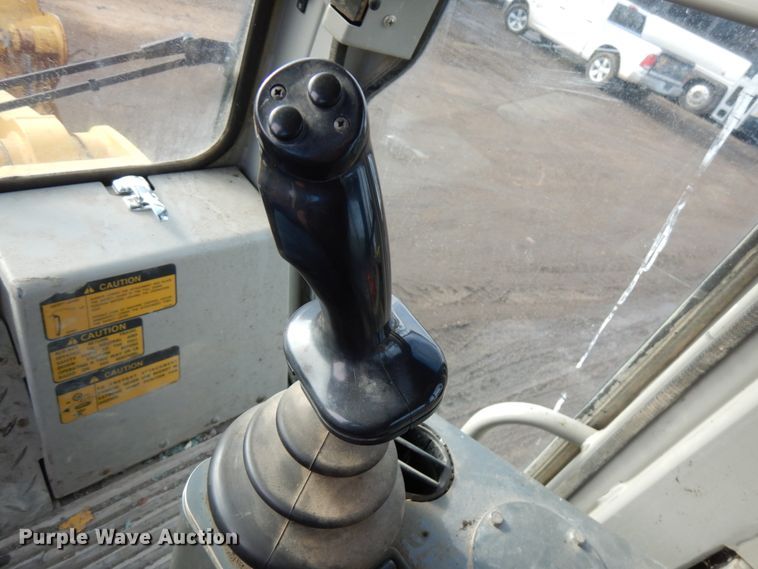 image for item IA9429 2000 Liebherr-America LR632  track loader