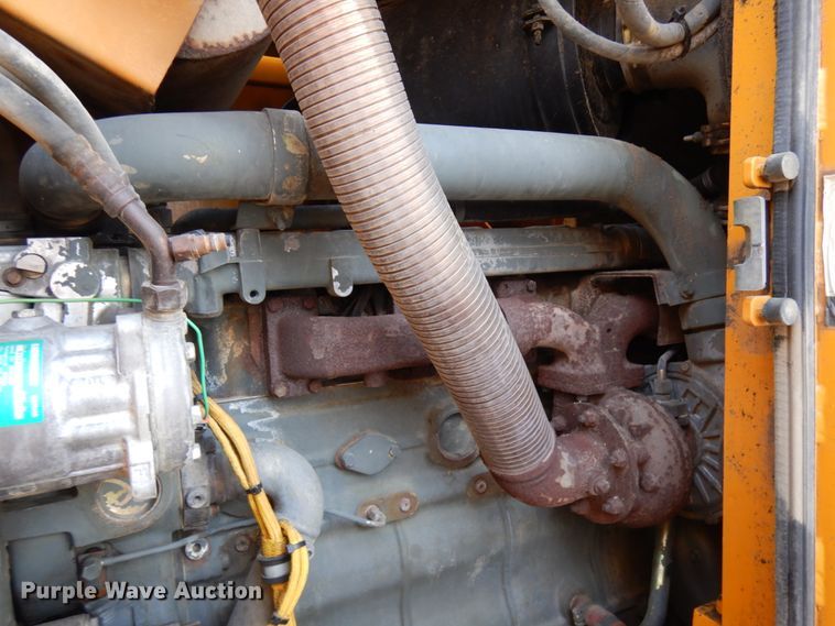 image for item IA9429 2000 Liebherr-America LR632  track loader