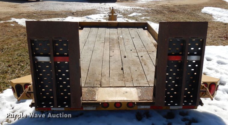 image for item IA9431 2007 Towmaster utility trailer