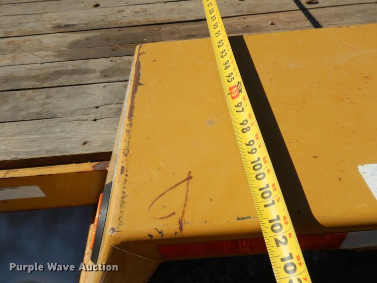 image for item IA9431 2007 Towmaster utility trailer