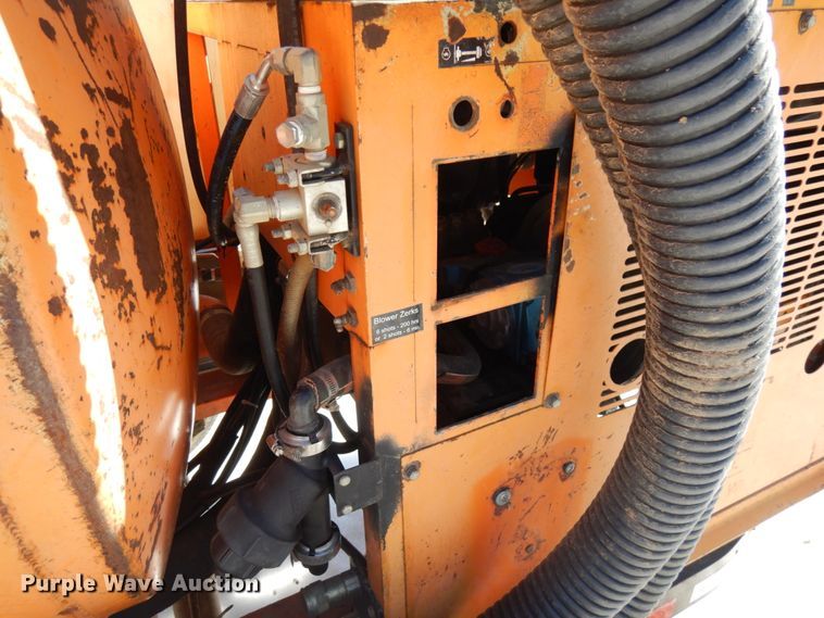 image for item IA9432 2007 Ring-o-matic 275  vacuum excavator