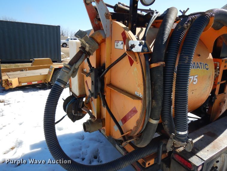 image for item IA9432 2007 Ring-o-matic 275  vacuum excavator