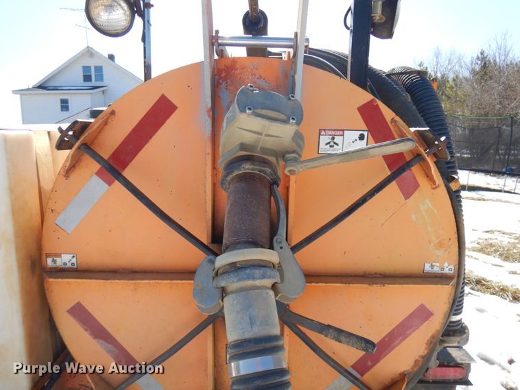 image for item IA9432 2007 Ring-o-matic 275  vacuum excavator