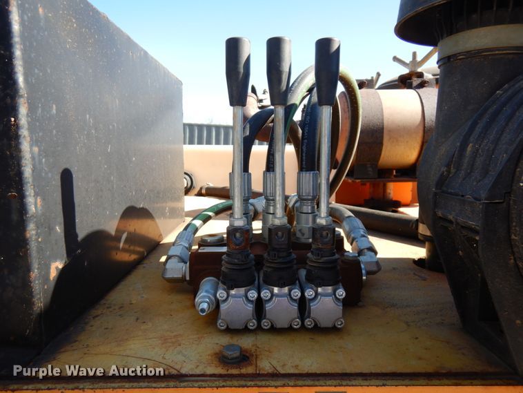 image for item IA9432 2007 Ring-o-matic 275  vacuum excavator