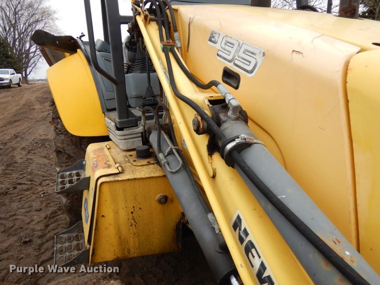 image for item IA9450 New Holland B95  backhoe