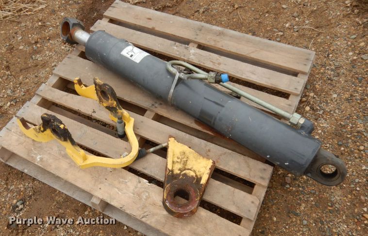 image for item IA9450 New Holland B95  backhoe