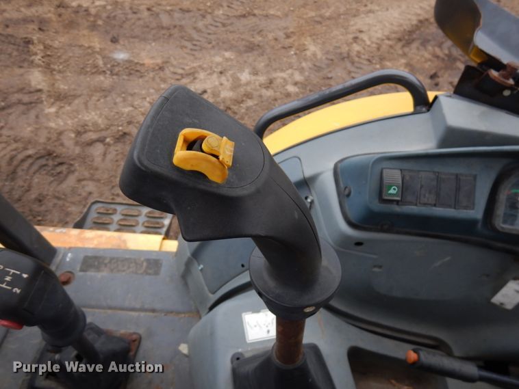 image for item IA9450 New Holland B95  backhoe