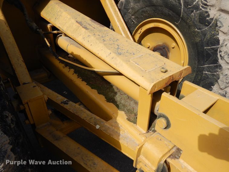 image for item IA9478 Caterpillar 70  scraper