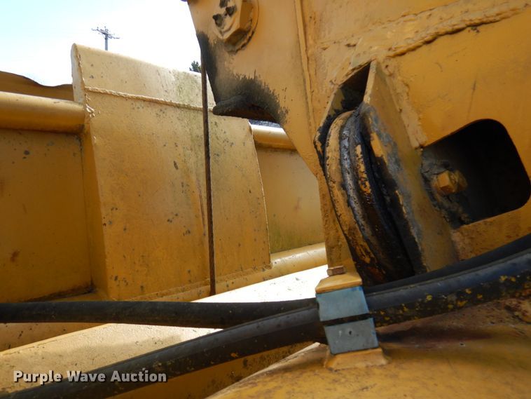 image for item IA9478 Caterpillar 70  scraper