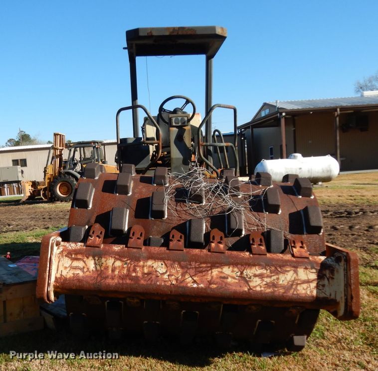 image for item ID9998 Ingersoll Rand SD-70F Pro Pac  single drum roller