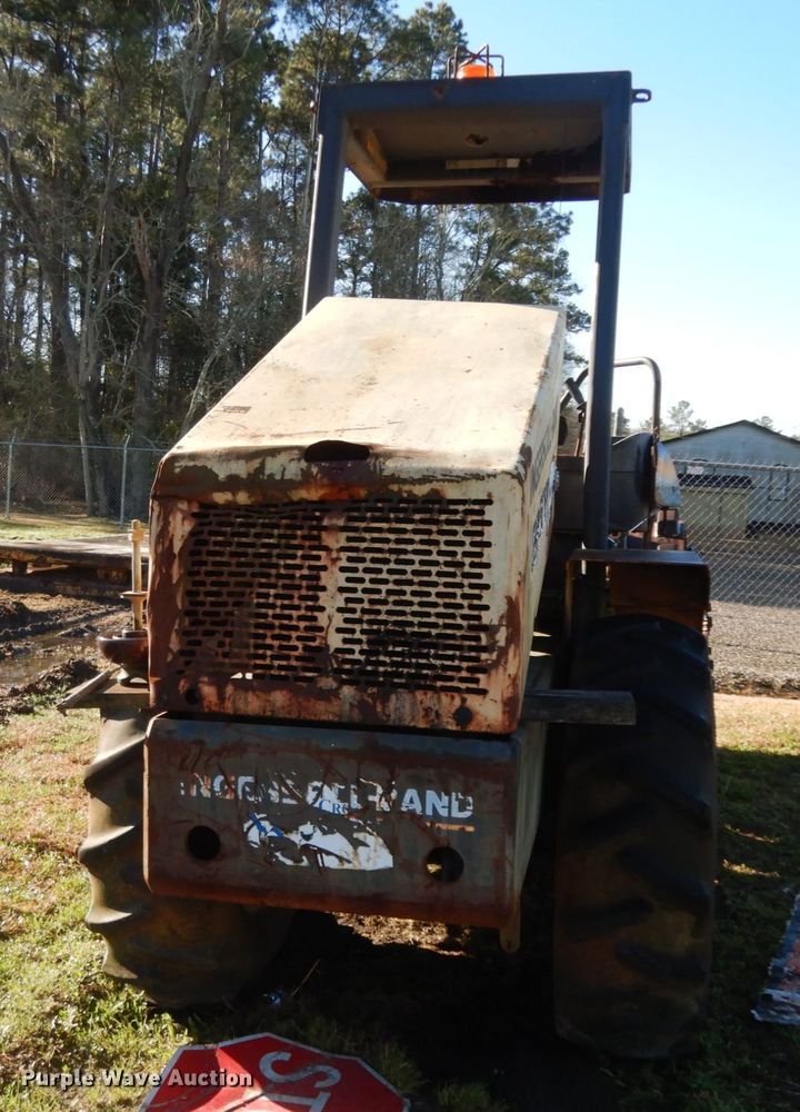 image for item ID9998 Ingersoll Rand SD-70F Pro Pac  single drum roller