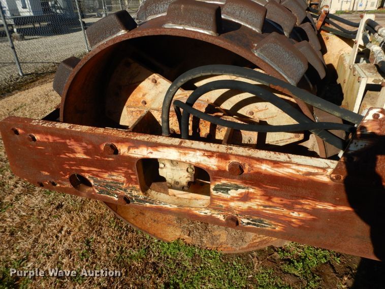 image for item ID9998 Ingersoll Rand SD-70F Pro Pac  single drum roller