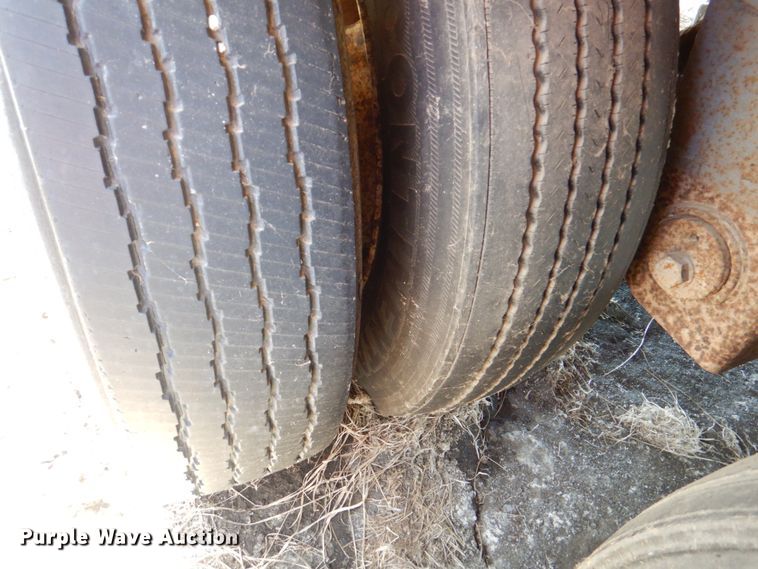 image for item II9758 1999 Great Dane 7811TZ-1A dry van trailer