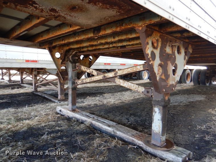 image for item II9763 1994 Utility VSR2 dry van trailer