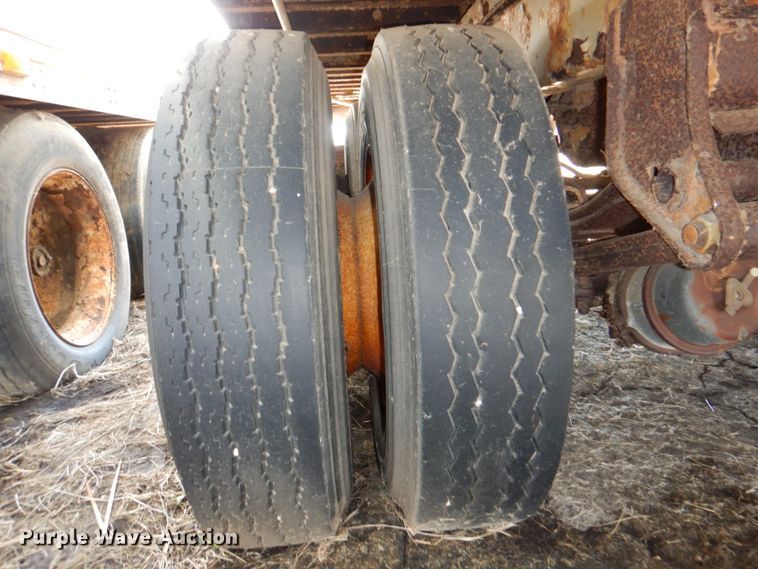 image for item II9763 1994 Utility VSR2 dry van trailer