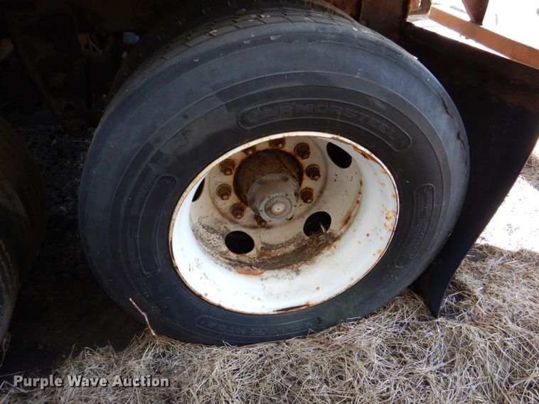 image for item II9763 1994 Utility VSR2 dry van trailer