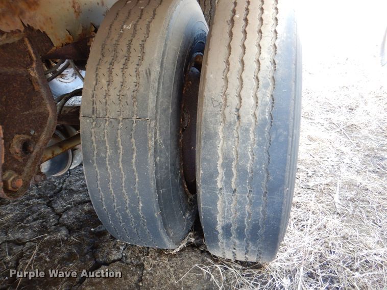 image for item II9763 1994 Utility VSR2 dry van trailer