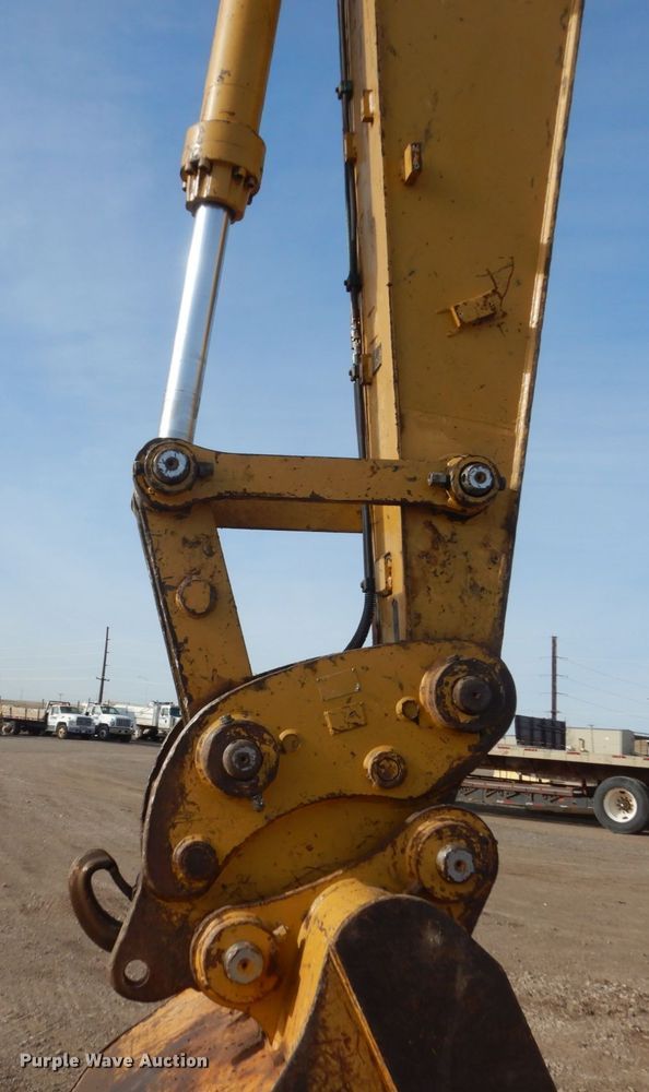 image for item IK9792 2006 Caterpillar 325CL  excavator