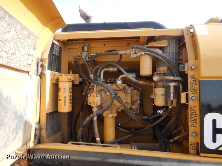 image for item IK9792 2006 Caterpillar 325CL  excavator