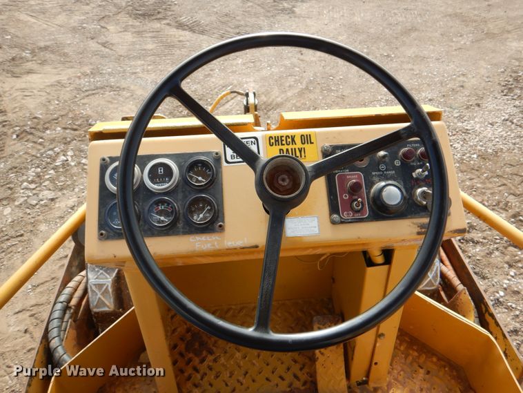 image for item IK9795 1993 Hypac C822A  single drum vibratory roller