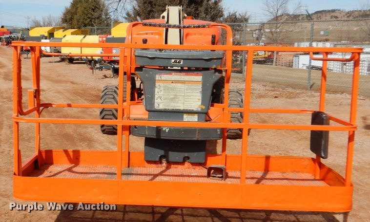image for item IK9802 2006 JLG 400S  boom lift