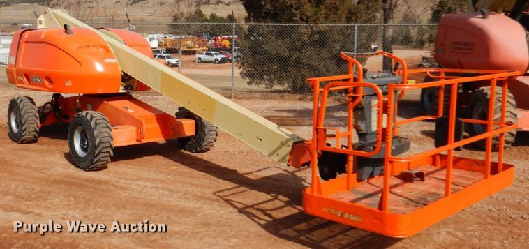 image for item IK9802 2006 JLG 400S  boom lift