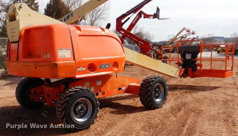 image for item IK9802 2006 JLG 400S  boom lift