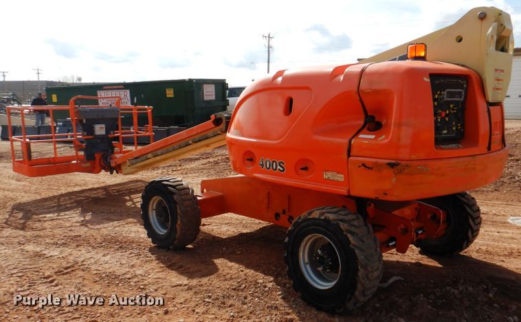 image for item IK9802 2006 JLG 400S  boom lift