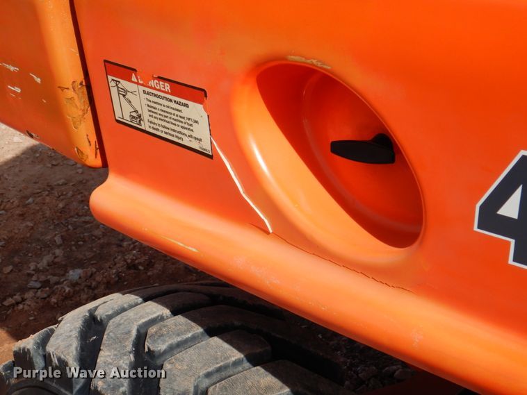 image for item IK9802 2006 JLG 400S  boom lift