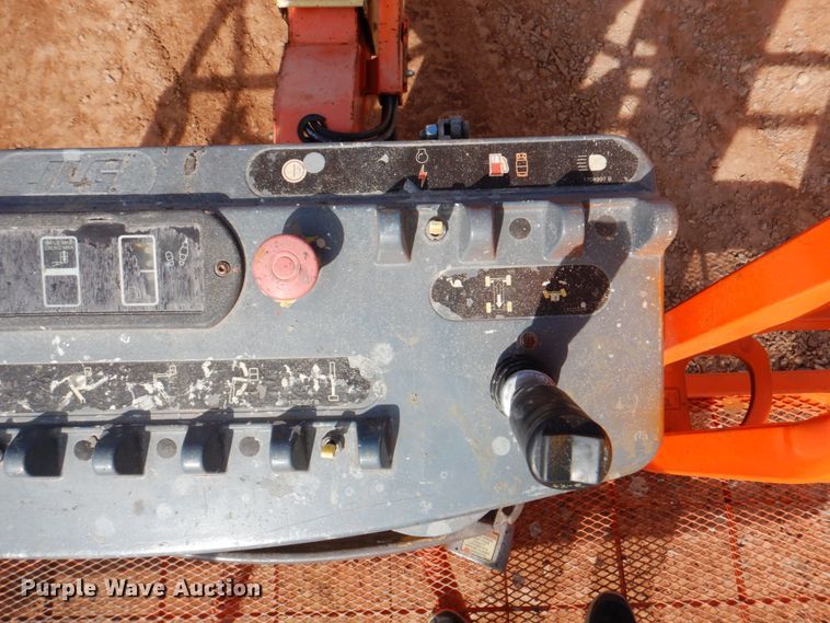 image for item IK9802 2006 JLG 400S  boom lift