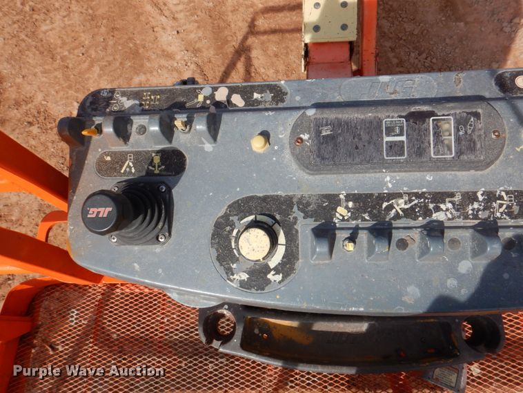 image for item IK9802 2006 JLG 400S  boom lift