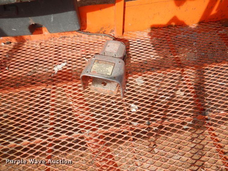 image for item IK9802 2006 JLG 400S  boom lift