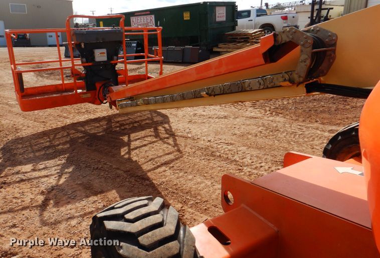 image for item IK9802 2006 JLG 400S  boom lift