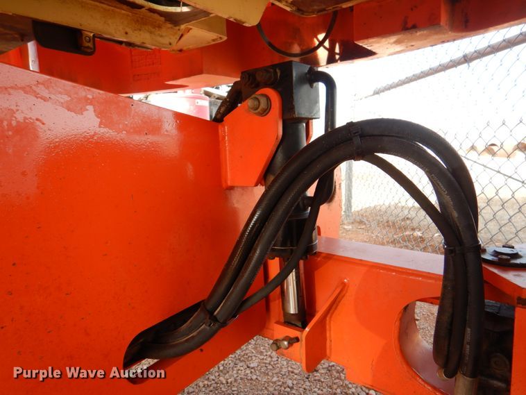 image for item IK9802 2006 JLG 400S  boom lift