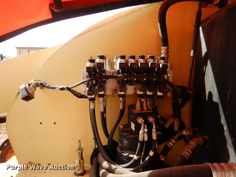 image for item IK9802 2006 JLG 400S  boom lift