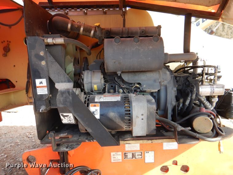 image for item IK9802 2006 JLG 400S  boom lift